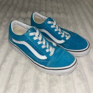 Kids Vans Turquoise and White Classic Sneakers • Kids Size 3 (Euro 34)
